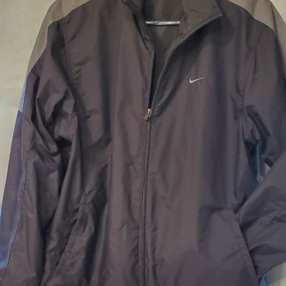Nike Men's Dark Gray Windbreaker